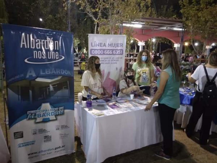 Mes Internacional de la Mujer en Albardón.