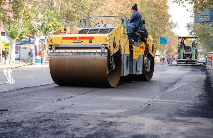 Capital comenzó el asfaltado final de Avenida Central