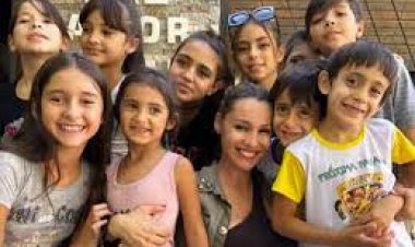 Pampita visitó a los niños de un hogar en San Juan