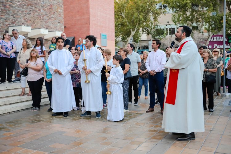 Baistrocchi participó del Vía Crucis de la Iglesia Catedral