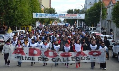 En Santa Cruz el conflicto docente lleva más de 20 días de medidas de fuerza