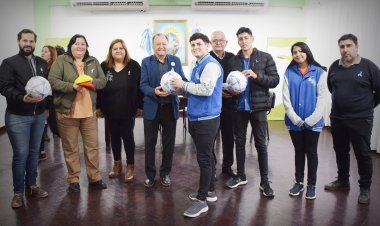 Pocito: entregaron elementos para práctica deportiva