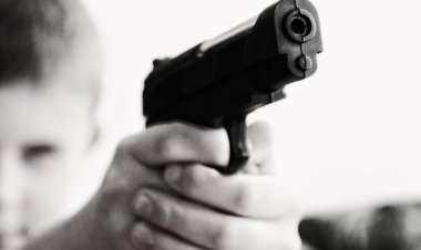 Nene de 3 años jugando con un arma mató de un tiro a su hermanita de un año