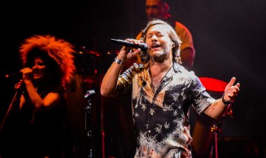 Diego Torres hizo vibrar el Bicentenario en su última función