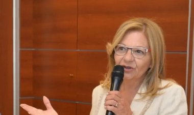 Internaron a la ministra de Hacienda, Marisa López por Covid-19