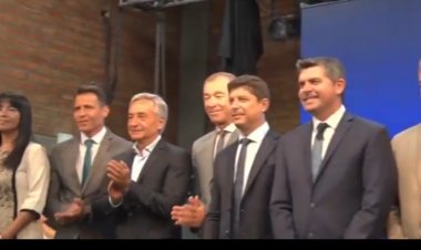 El gobernador acompañó la asunción del intendente de Santa Lucía