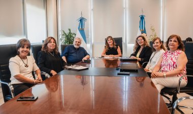 La ministra de Educación recibió al Arzobispo Larrazabal y a representantes de colegios parroquiales