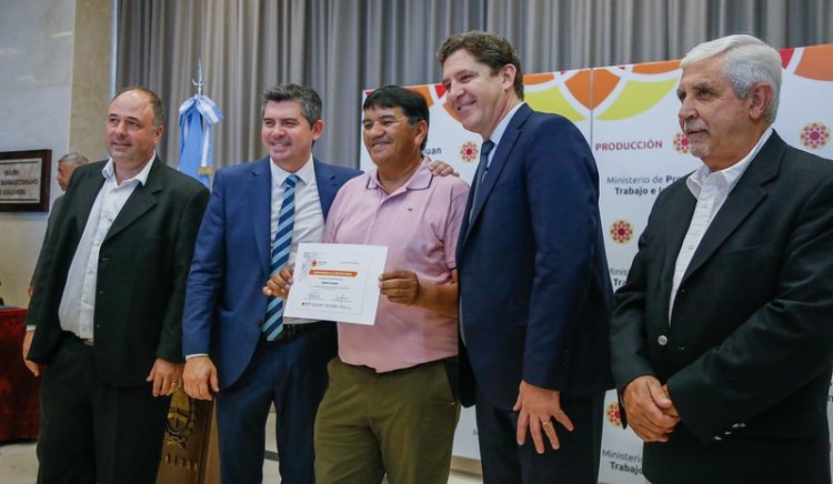 Orrego anunció la línea de crédito para el sector vitivinícola