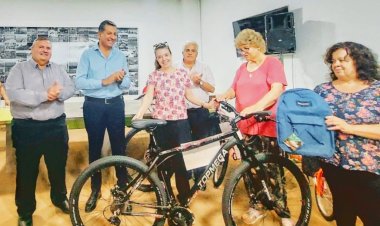 Entregan los premios del sorteo “Comienzo de Clases”