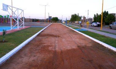 En Santa Lucía inauguraron una plaza con una novedosa pista de atletismo