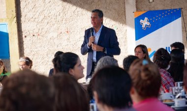 El intendente Fabian Aballay compartió un desayuno con mujeres de Carpintería