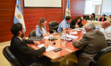 Dos oferentes se presentaron en la licitación de compra de Kits de Nivel Inicial