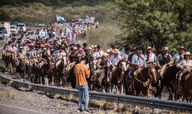 Caucete se viste de Difunta Correa en la XXXIII EDICIÓN DE LA CABALGATA DE LA FE