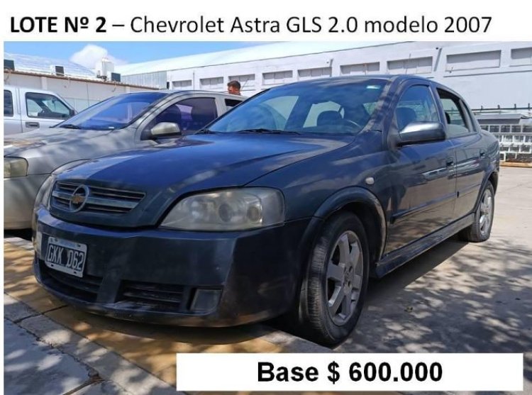 Rematarán siete movilidades del Ministerio de Educación