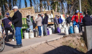 Entregan la Garrafa Hogar en Pocito