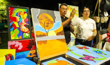 Circuito de Artesanos y Manualistas en la plaza de “La Joroba” y Centro Cultural Estación San Martín