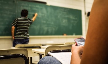 Los estudiantes no podrán usar los celulares en aulas porteñas