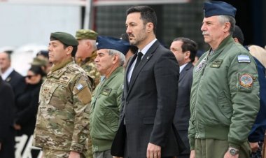 El ministro Luis Petri, llega a San Juan