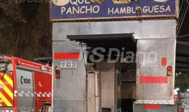 Se incendió un carro panchero en el Parque de Mayo