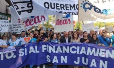 Multitudinaria marcha en reclamo de un mayor financiamiento para las Universidades