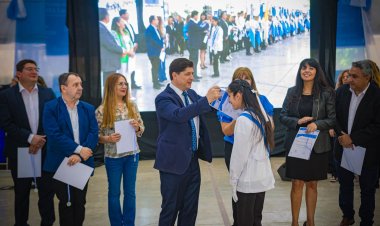 Santa Lucía reconoció el esfuerzo de los estudiantes del departamento