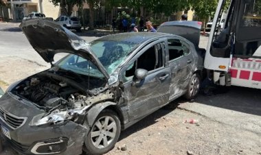 Un colectivo de la Red Tulum chocó contra un Uber