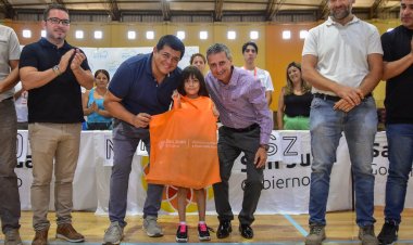 Familia y Desarrollo entregó kits de útiles y elementos de salud en Jáchal