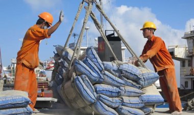 El Gobierno flexibiliza normas para la importación de cemento