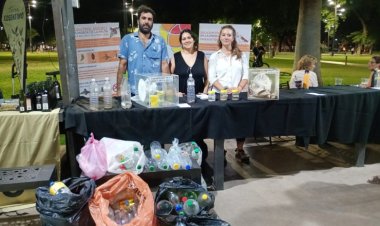 La botella mata mosca fue la atracción de la Feria Agroproductiva