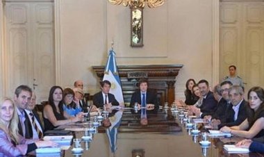 Milei encabeza una nueva reunión de Gabinete en las vísperas del debate por Ficha Limpia