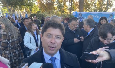 Alumnos de Santa Lucía cumplieron con la tradicional promesa a la Bandera