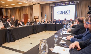 Orrego presenció reuniones de entidades nacionales clave para mejorar el comercio y consumo