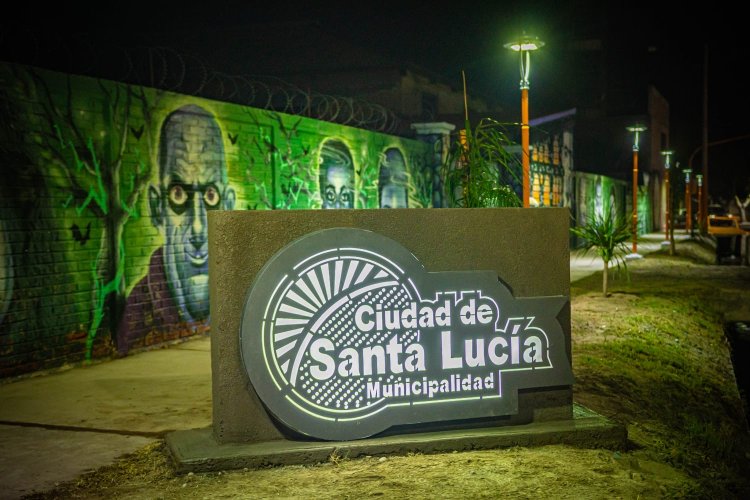 Santa Lucía sigue creciendo: se inauguró un nuevo polo comercial en calle Sarmiento