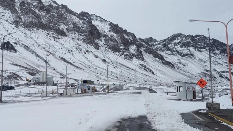 El Paso a Chile sigue cerrado por intensas nevadas