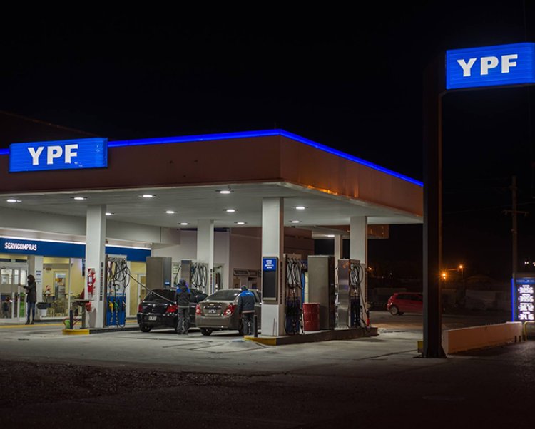 YPF confirmó que será más barato cargar nafta a la madrugada