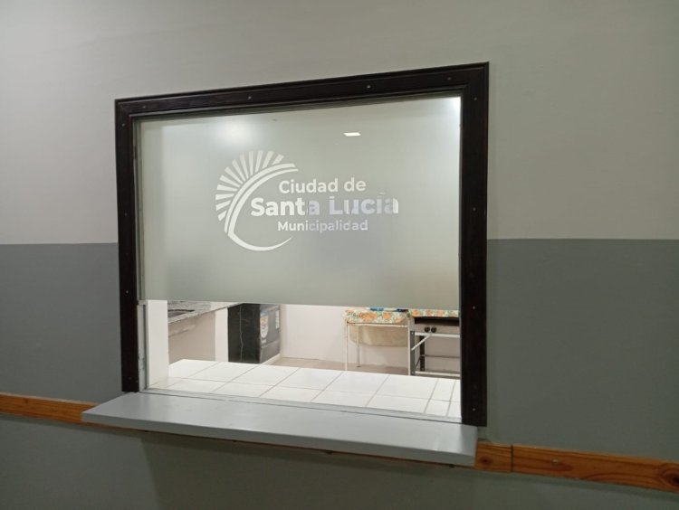 Santa Lucía inauguró la remodelación de la Unión Vecinal del barrio San Lorenzo