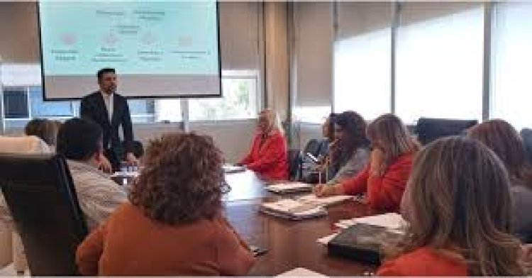 Educación creó 36 cargos para reforzar los equipos de Gabinetes