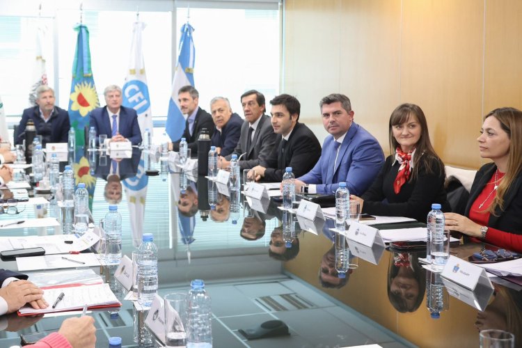 El gobernador Orrego participó en Buenos Aires de una reunión con Nación por la distribución de fondos