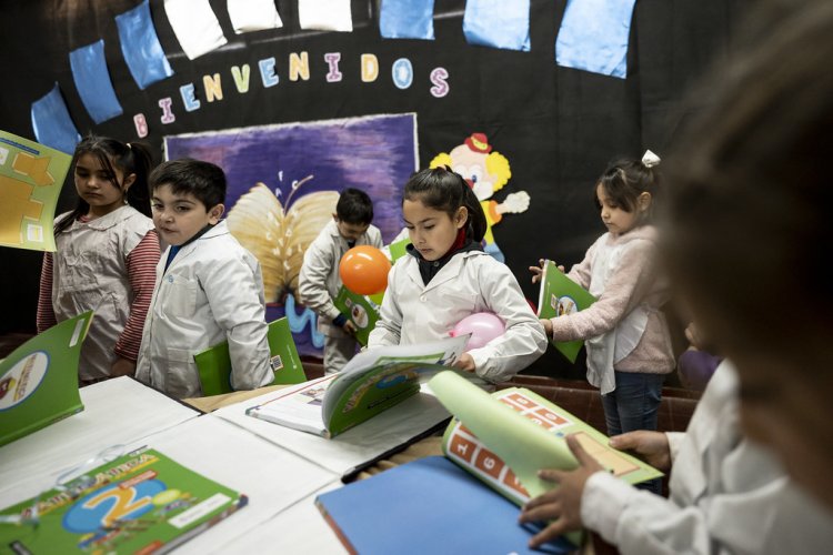 Comenzó la distribución de Libros para Aprender en las escuelas
