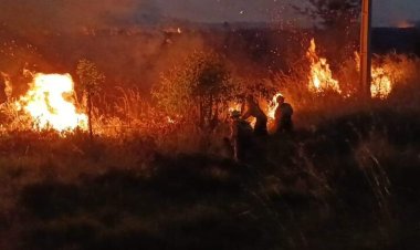 Dos incendios casi simultáneos encendieron las alarmas en San Juan