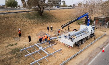 Trasladaron las primeras megaestructuras para convertir a la Circunvalación en la primera ruta solar del país y empezó su montaje