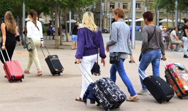 Crisis del turismo: por cada viajero que entró, dos argentinos salieron del país