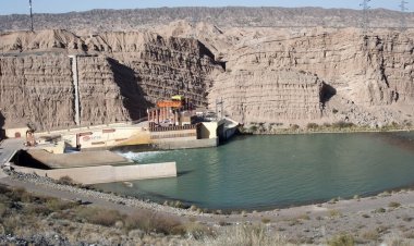 Limpieza del fondo del Dique Ullum