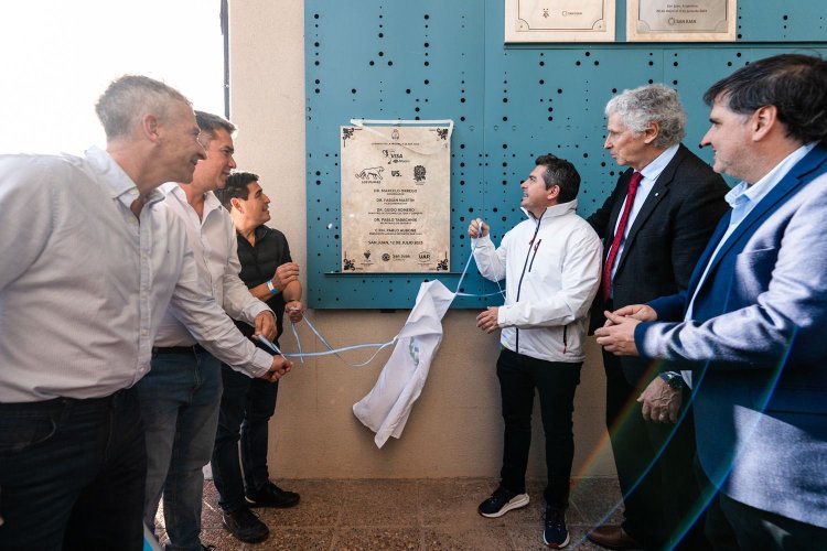 El gobernador Orrego acompañó a Los Pumas en su presentación ante Inglaterra en San Juan