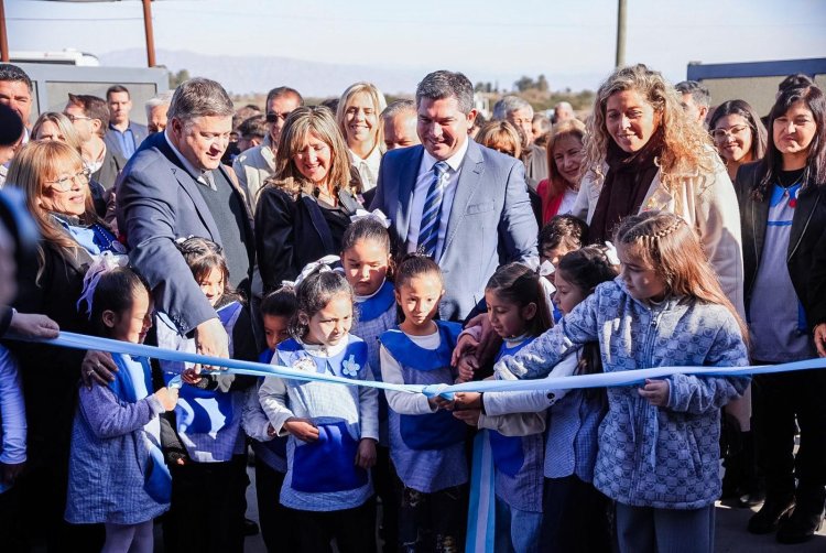 Orrego inauguró un moderno edificio para la educación inicial en 25 de Mayo