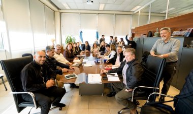 Reactivaron este viernes nueva negociación salarial docente en San Juan