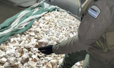 Secuestran un camión con 30 toneladas de cuarzo en Caucete