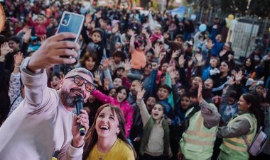 Acto multitudinario en plaza Evita donde el Municipio de Capital celebró el  Día del Niño