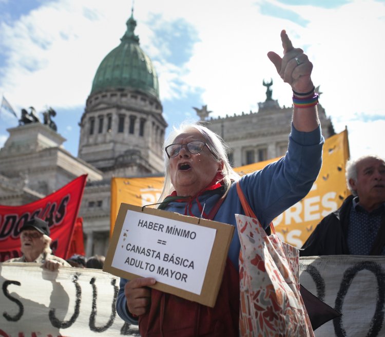 Milei vetó la ley de jubilados y ahora la oposición no tiene los votos para insistir