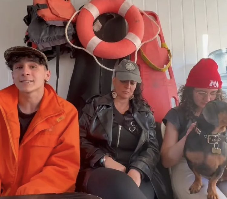 Rescatan a 3 turistas que volcaron su kayak en Punta Negra